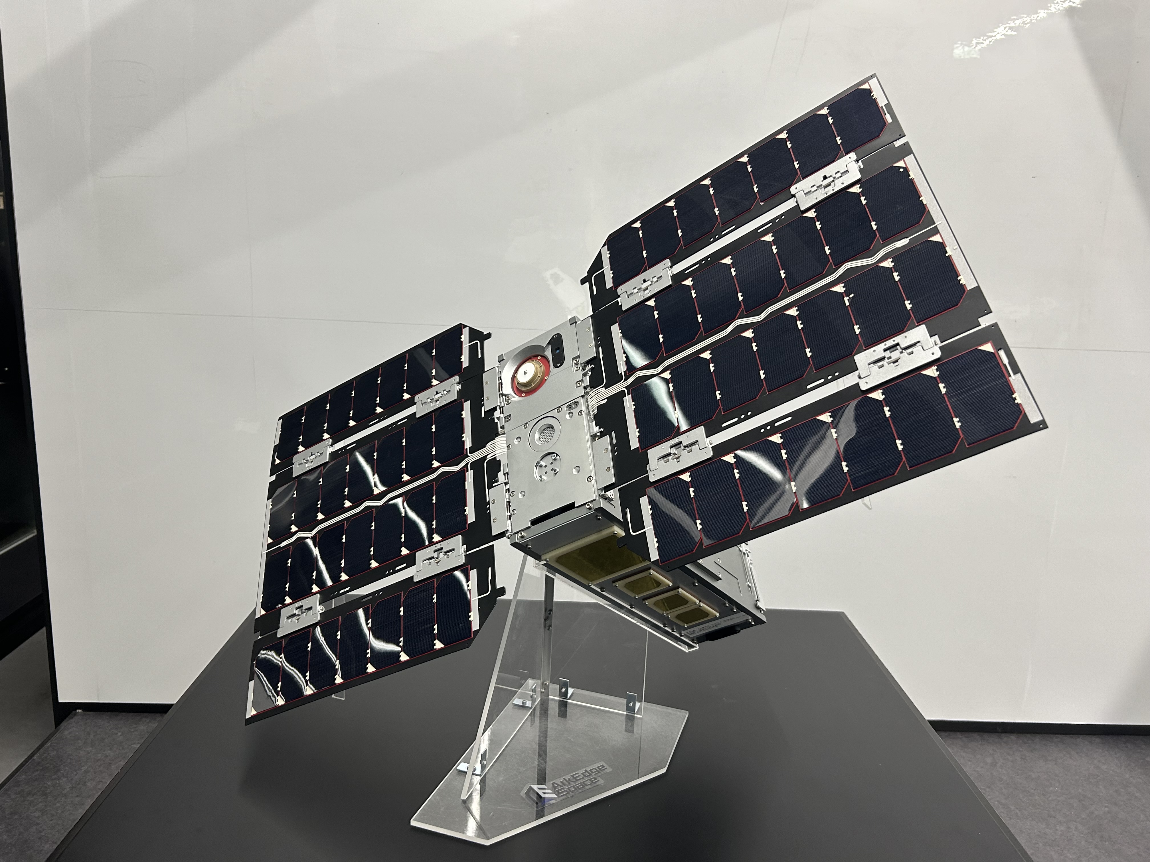 4001_衛星ネットワーク制御・ルーティングエンジニア（NTN・光通信）