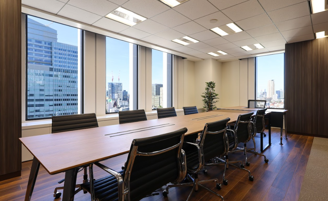 05－004 法務スタッフ