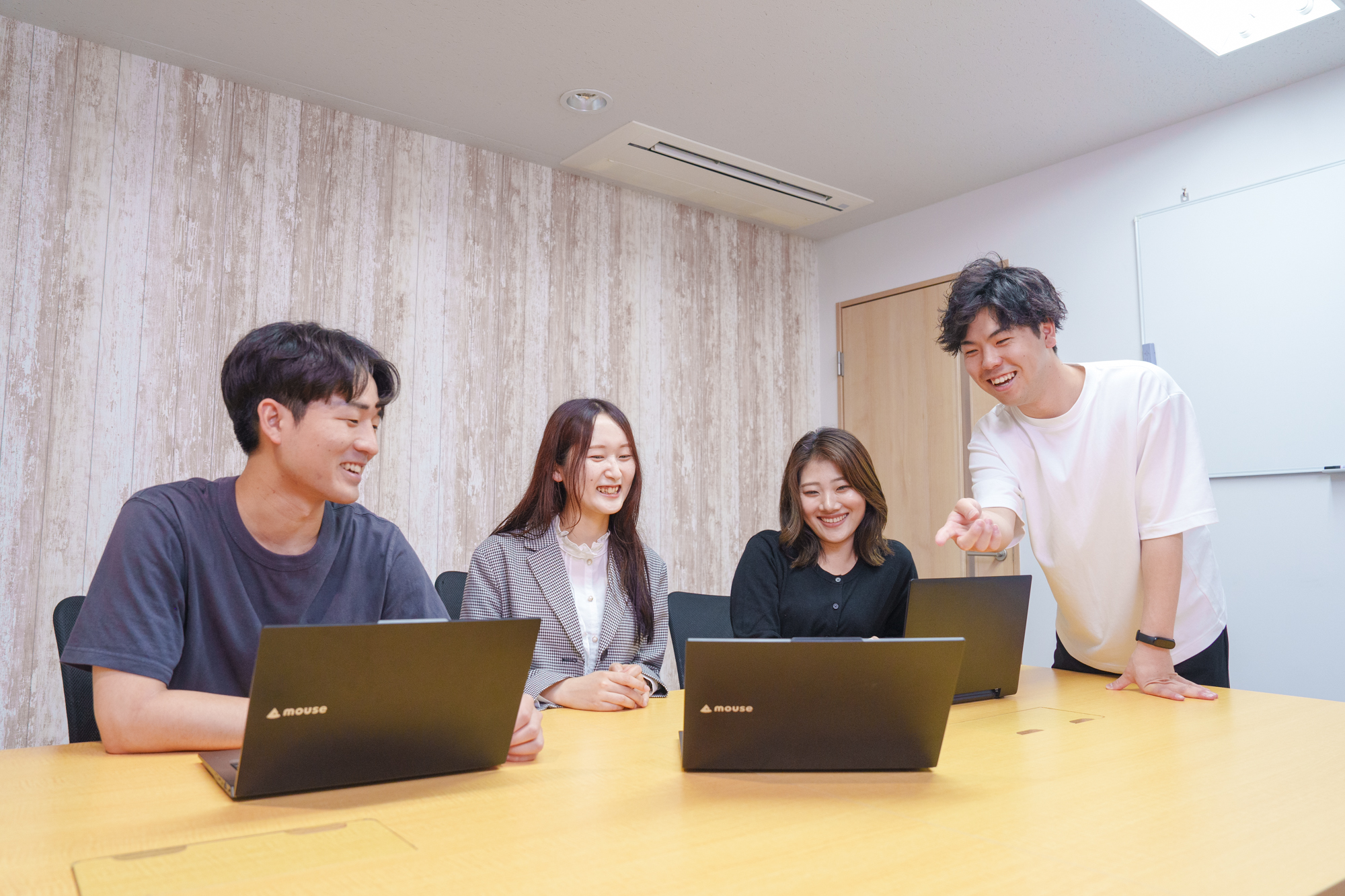 【バックエンドエンジニア】★超モチベーション環境★Java/Python/C#/AWS