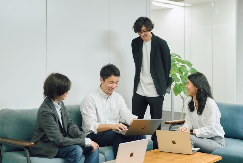 1E13. ブランドデザイナー
