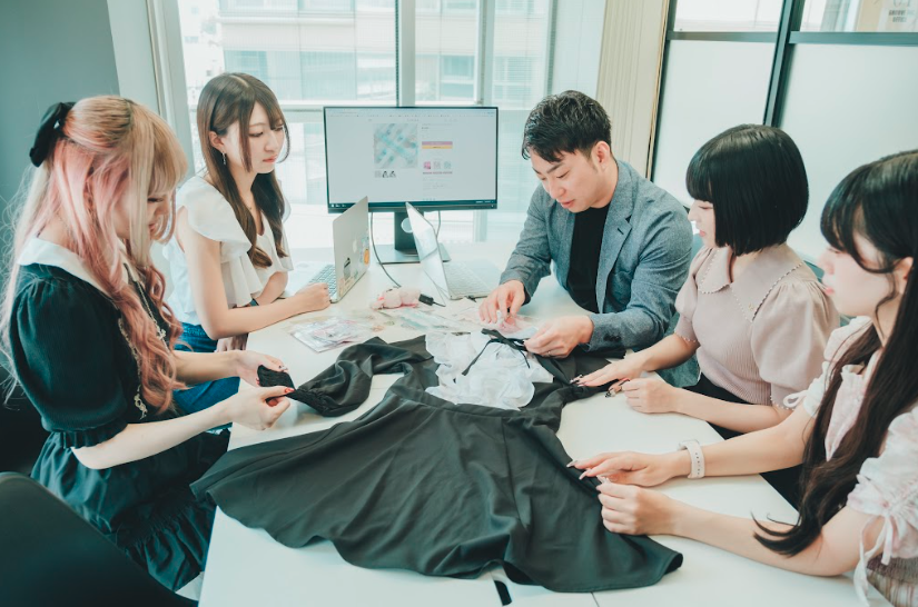 『LAFARY』店舗責任者候補（正社員）