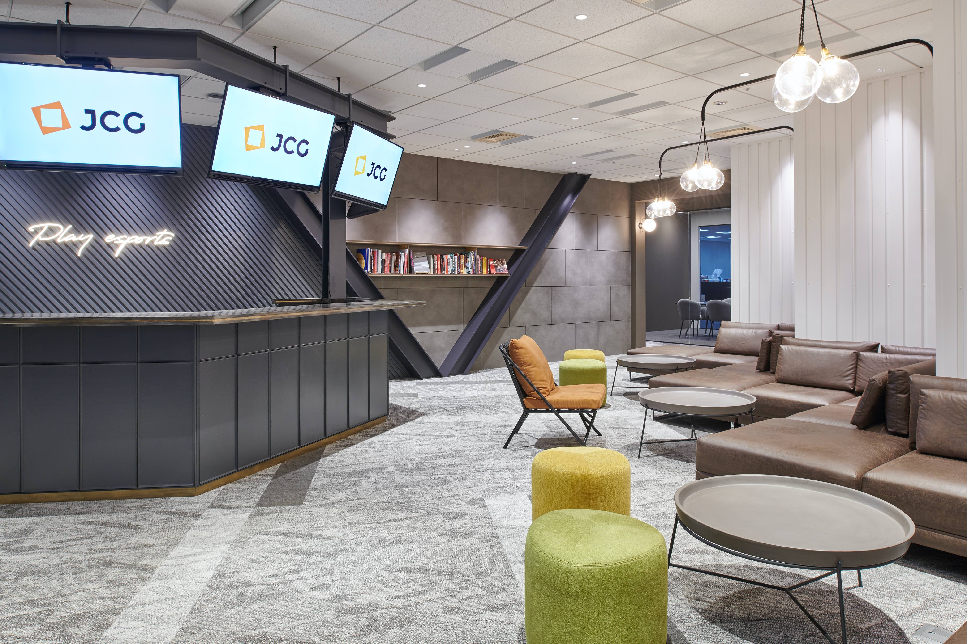 新卒 入社22年4月 株式会社jcg