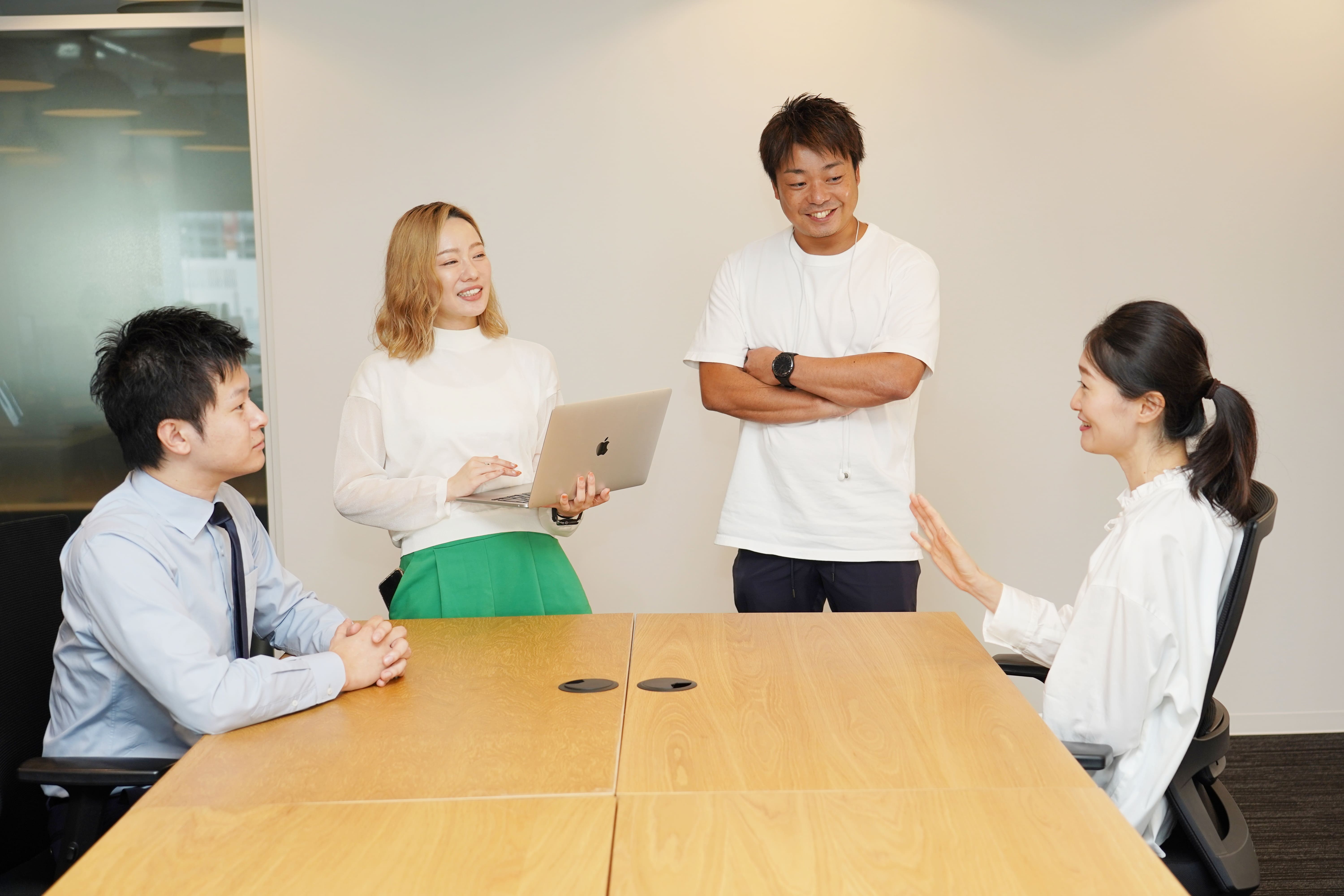 【MOON-X株式会社】Business Director（グループ会社運営ブランドのECビジネスグロース支援／部長候補）