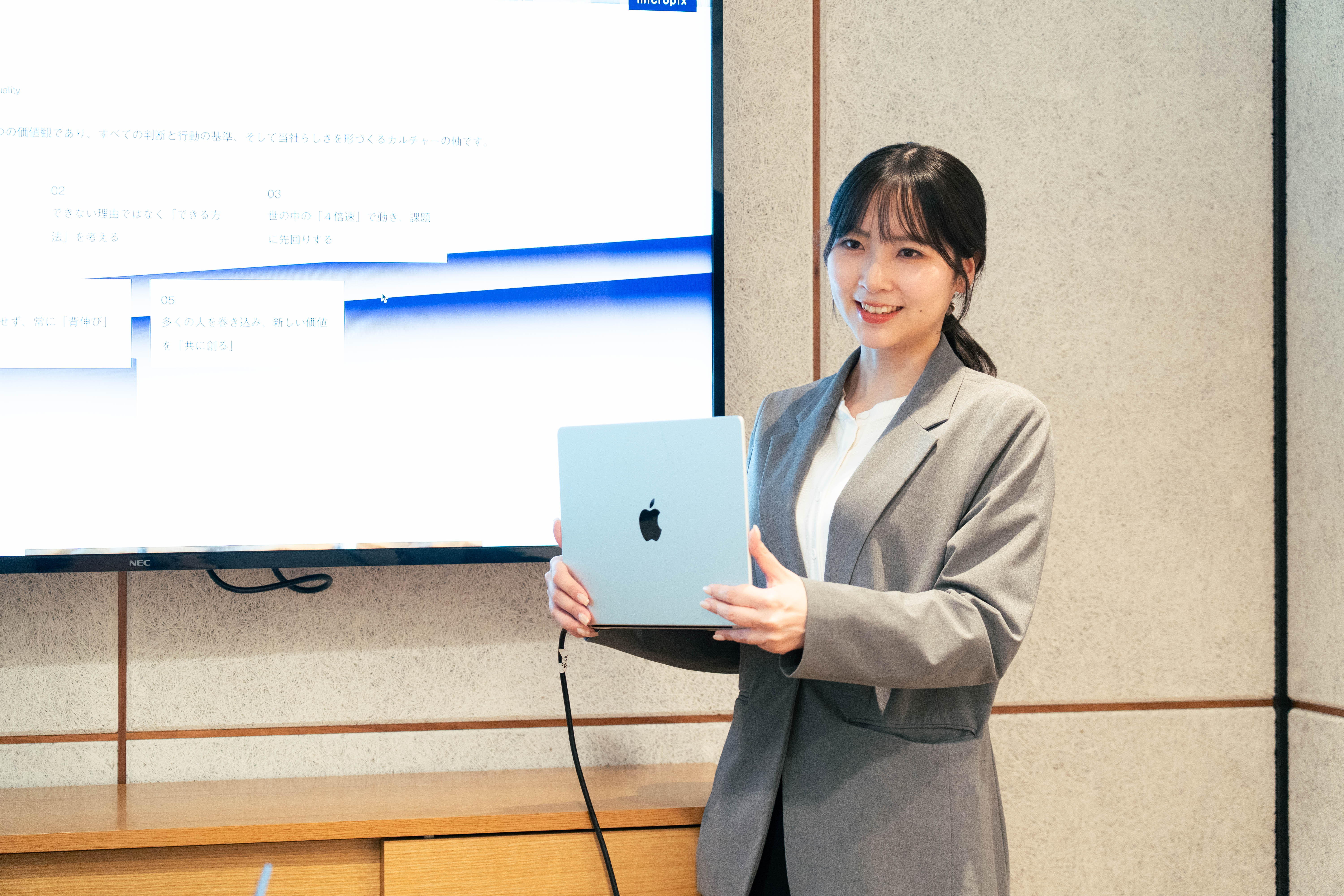 【新卒】27卒_社長室