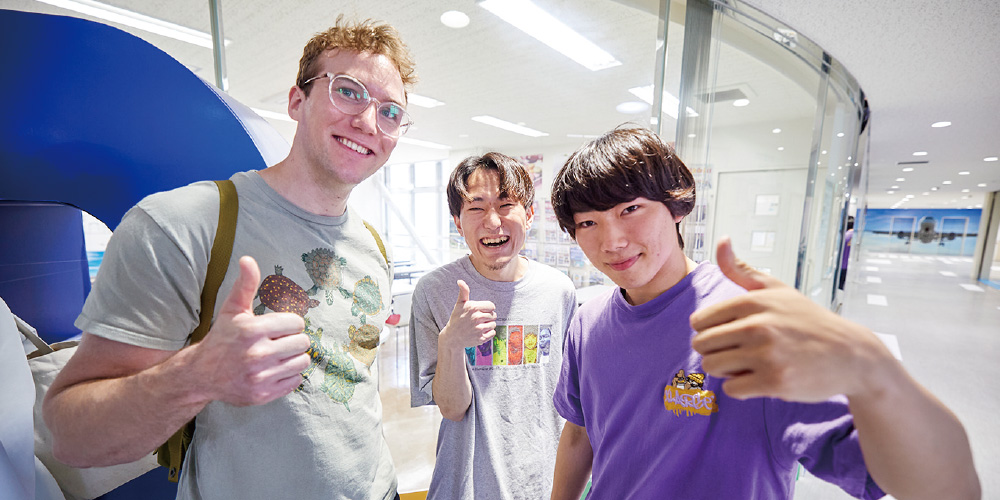 【育休代替】英会話指導・クラス運営教員／AiR 国際外語・観光・エアライン専門学校