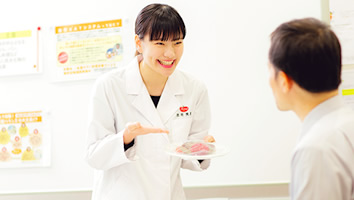 管理栄養士分野（助手）／Food 国際調理製菓専門学校
