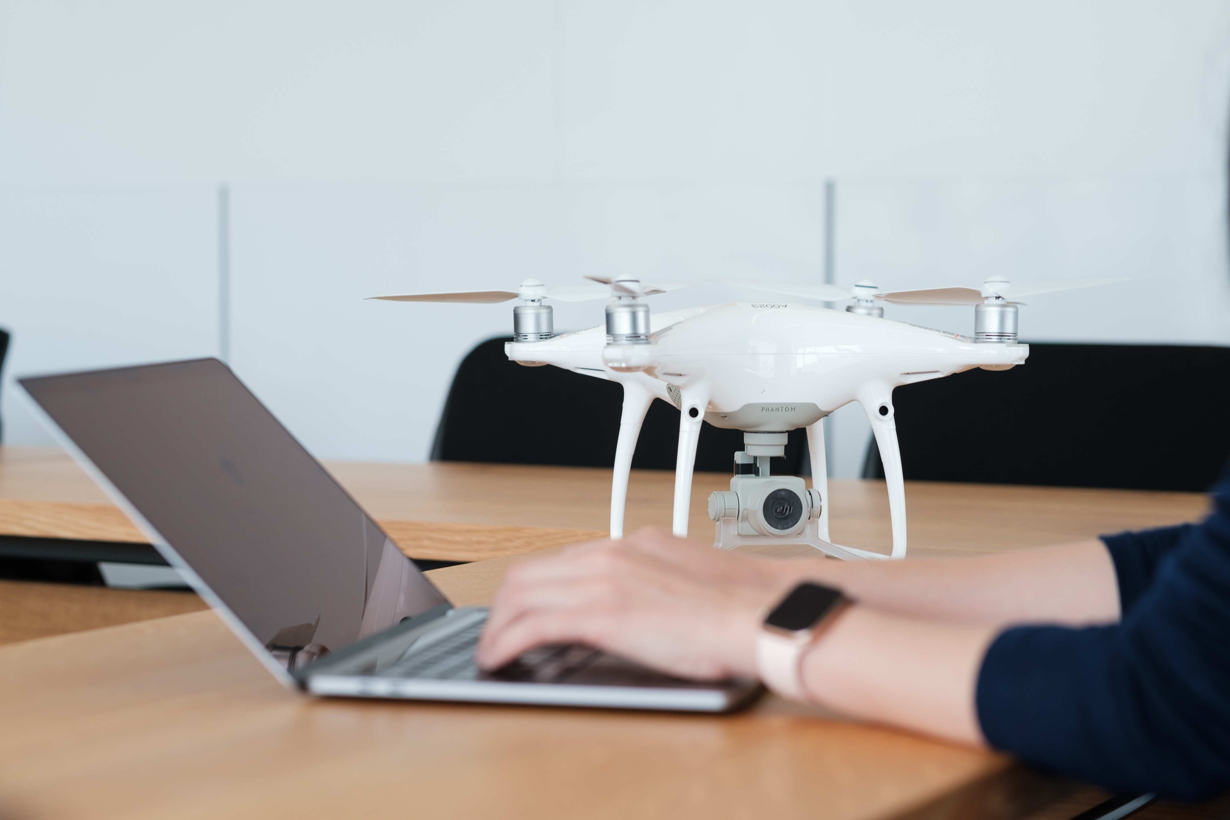 ドローンパイロット【無人航空機操縦士資格必須】 