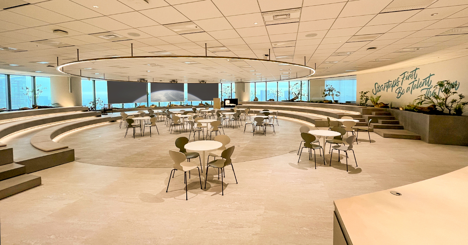 03【コーポレート本部】経営戦略部/経営企画